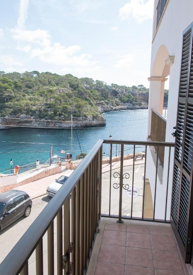 Apartamentos Vista Al Puerto Cala Figuera  Kültér fotó