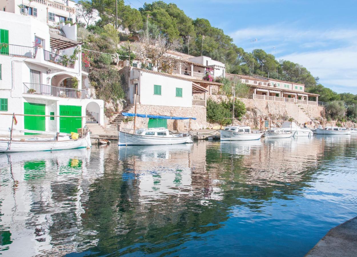 Apartamentos Vista Al Puerto Cala Figuera  Kültér fotó