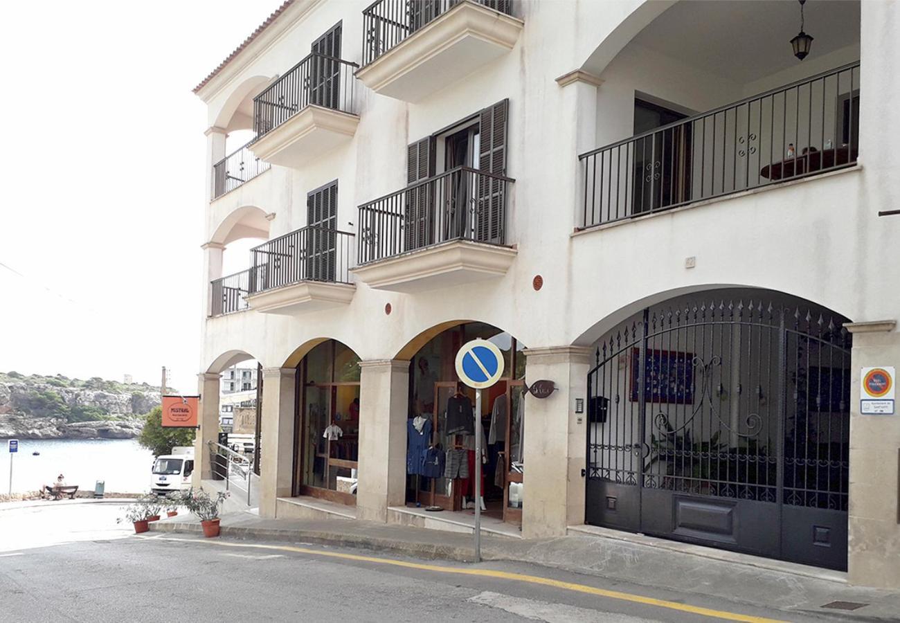 Apartamentos Vista Al Puerto Cala Figuera  Kültér fotó